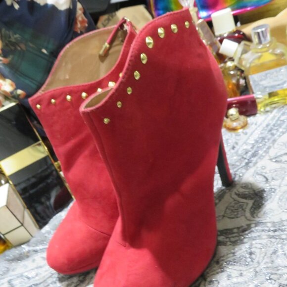 BOGO Mossimo Vibrant Red Suede High Heeled Ankle Booties Studded Embellished 9 - Picture 5 of 16
